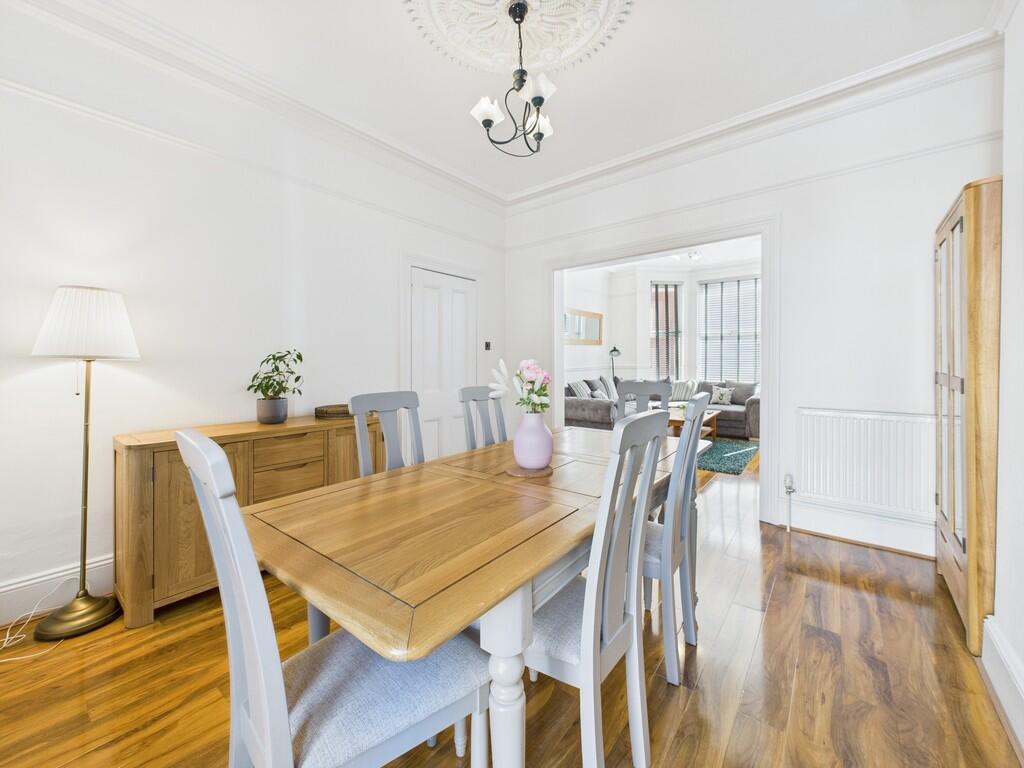 CAM03974G0-PR0120...