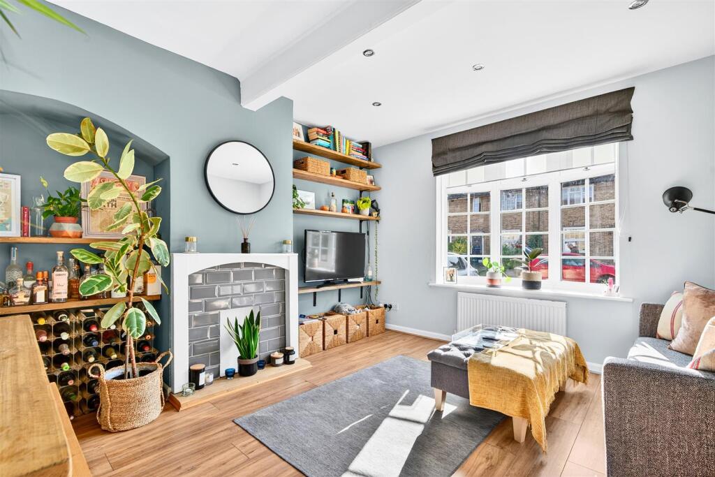 04  To Let 2 Bedroom House Blanchland Road SM4 www