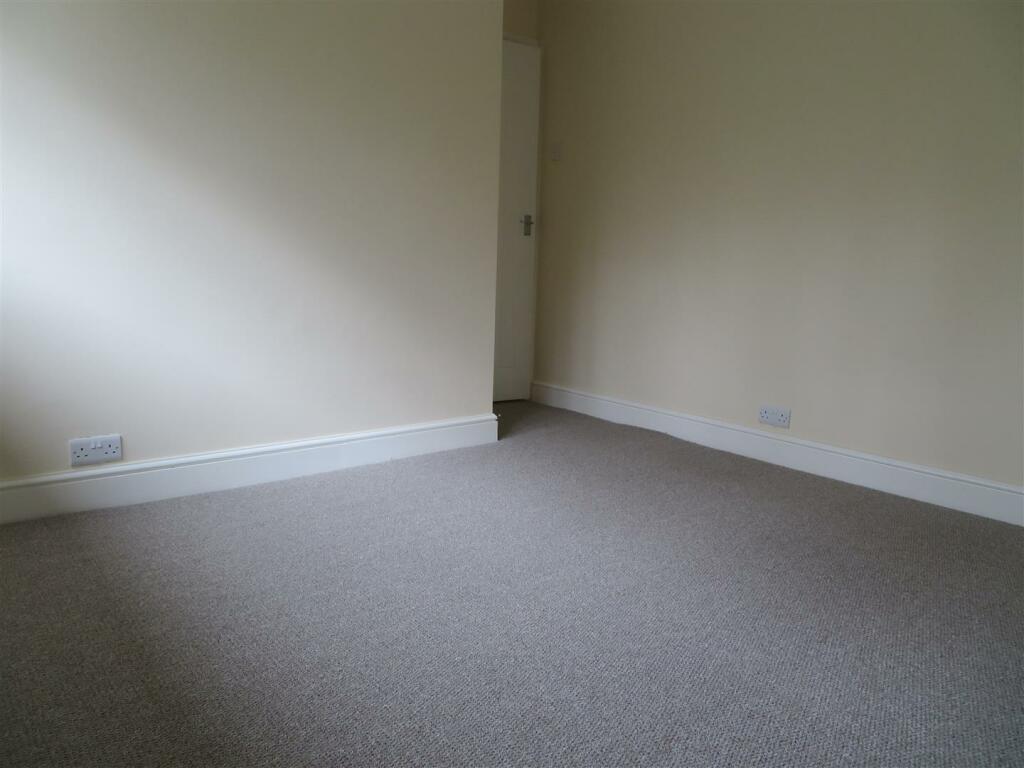 40 Park Ln Beda.JPG