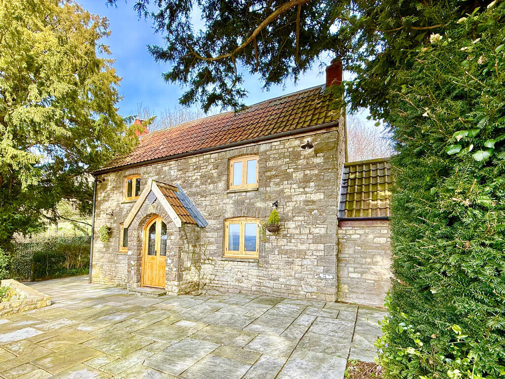 Front Terrace Vie...