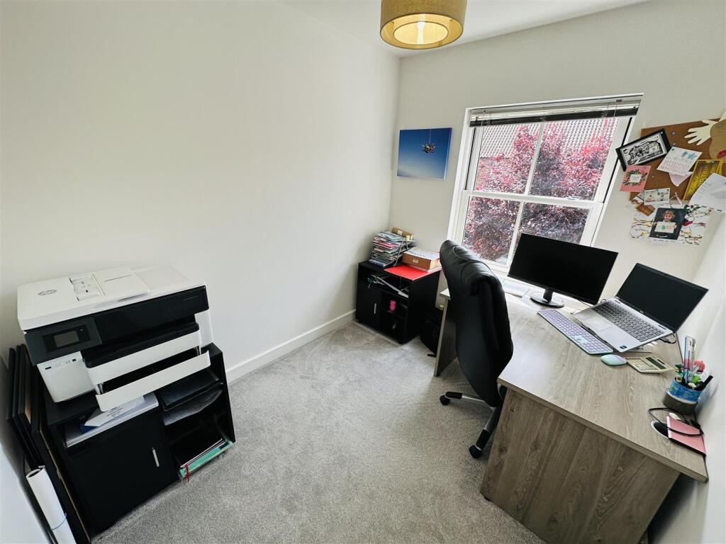 Office Space / Bedroom Four