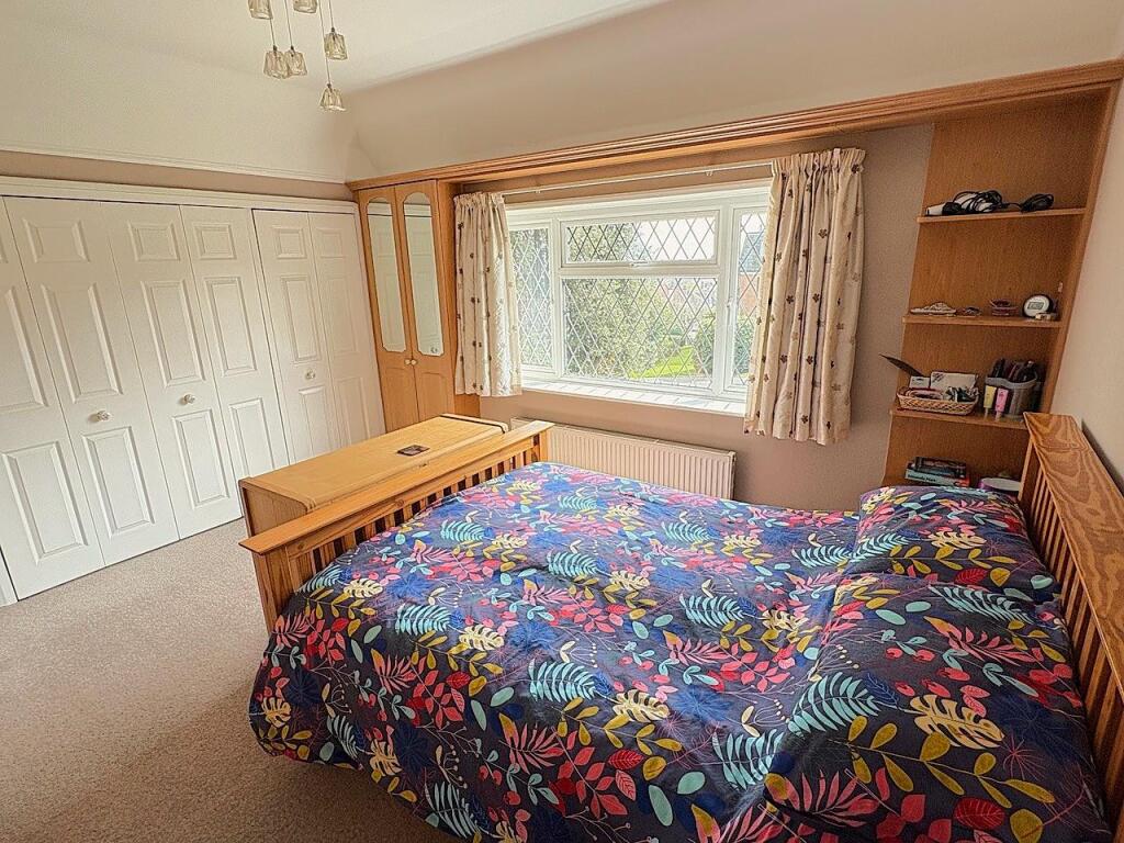 27 de la Warr Road - Bedroom2.jpg