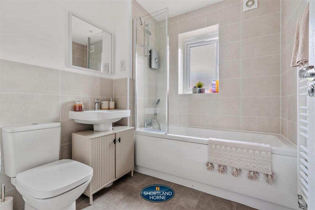 50 Jones Road, Warwick (3 of 47).jpg