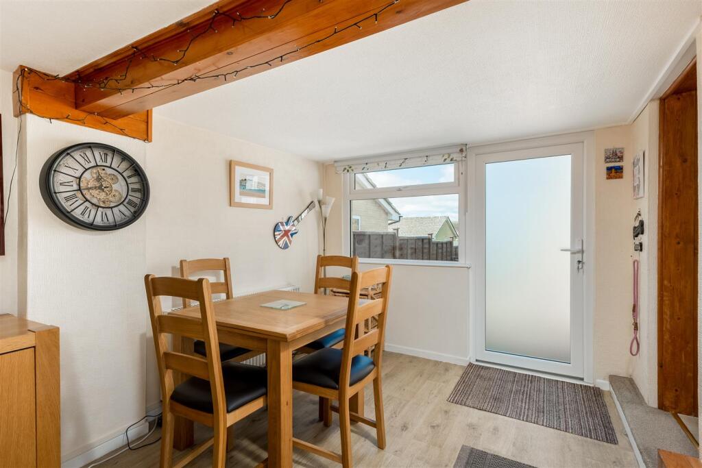 26 Elm Crescent-1682-6.jpg