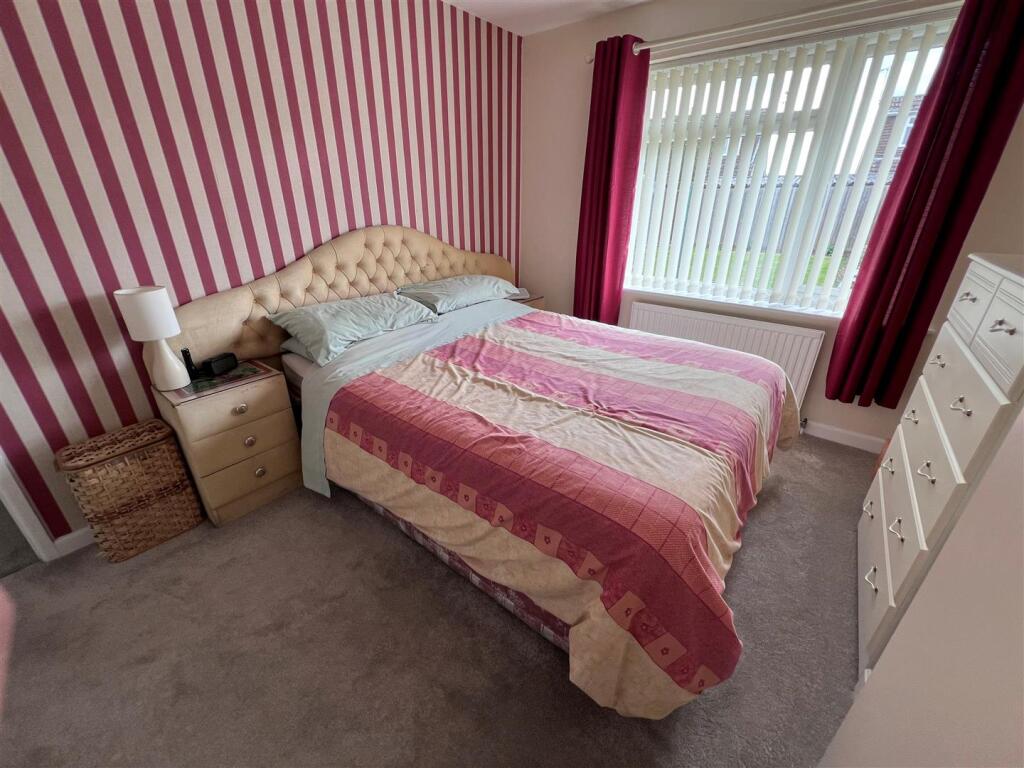 Bedroom 1c.jpg