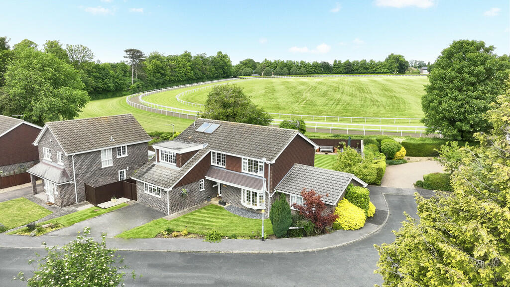 2_Ferndale_Close_...