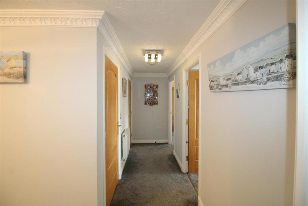 Gleneagles, 19, hallway.JPG