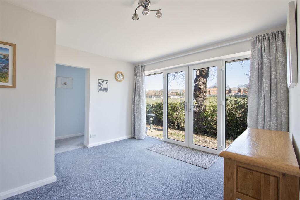 Spacious Entrance Hall