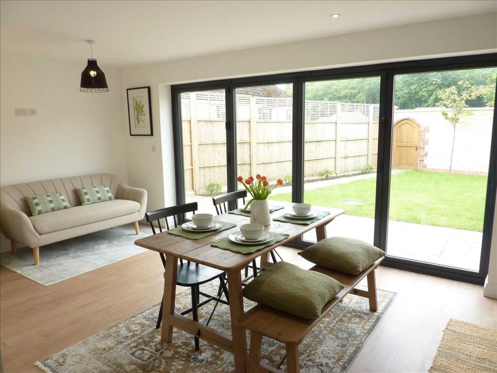 LIVING KITCHEN