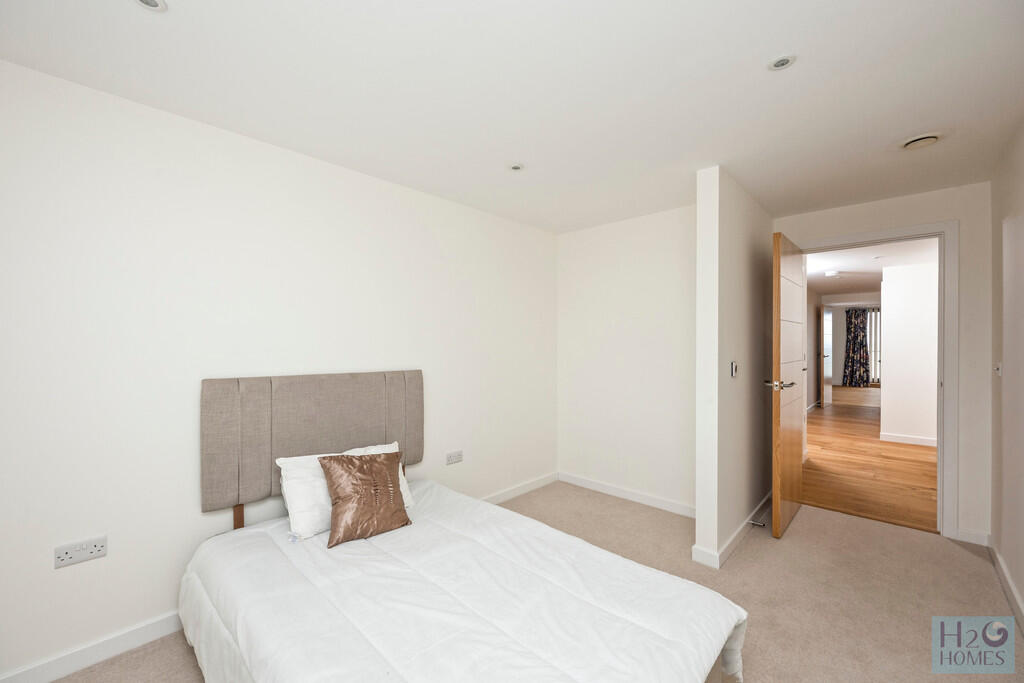 Kingsway 191, fla...