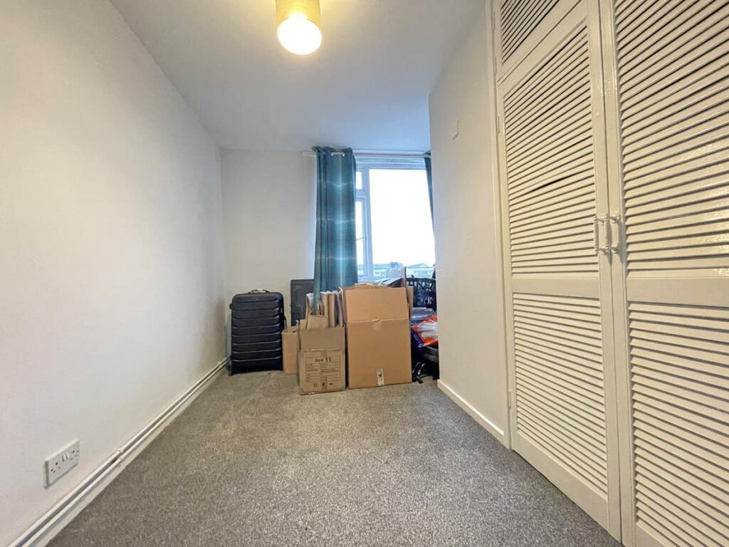 Dieppe Close 23 Bed 2.......jpg