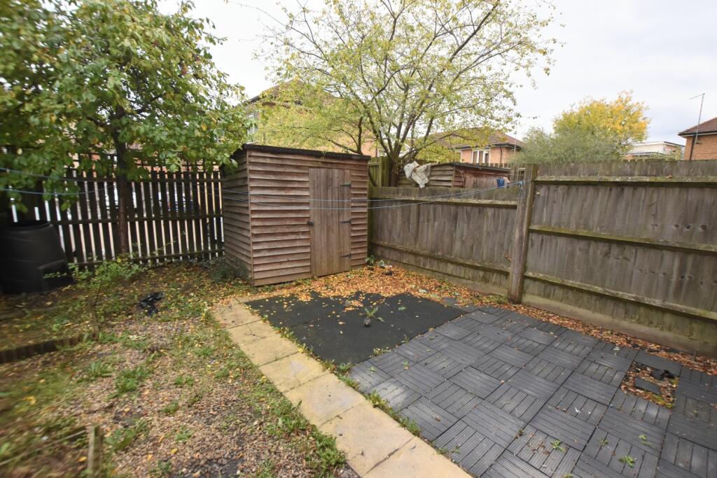 36 Radstock Crescent garden