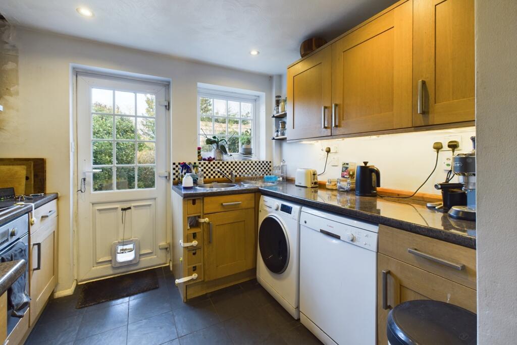 CAM02519G0-PR0221-STILL008