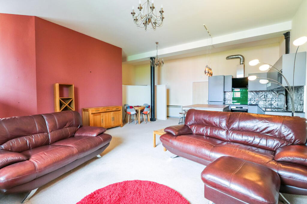 Open plan lounge/kitchen