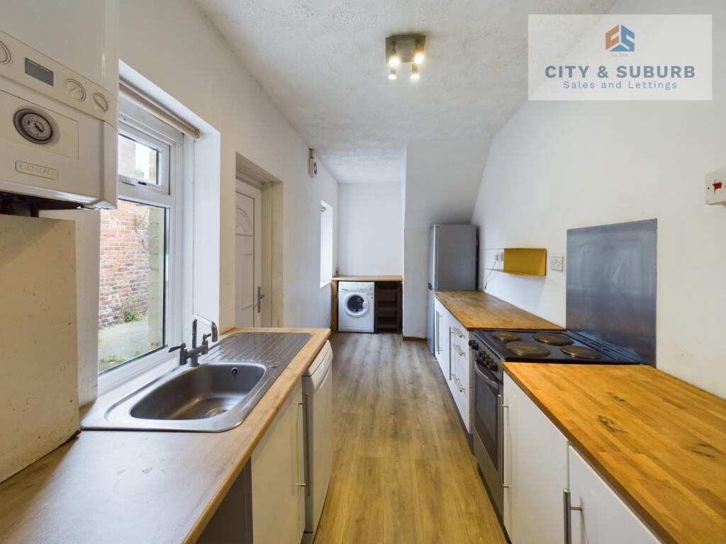 CAM01351G0-PR0095-STILL015