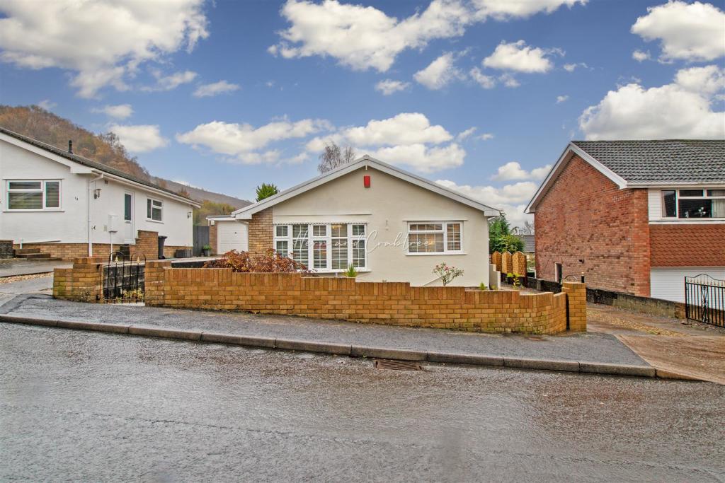 Elan Close, Aberdare, HernCrabtree (20).jpg