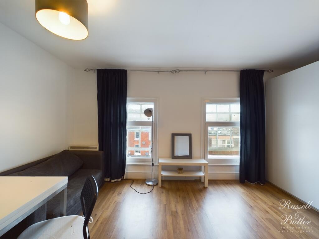 CAM01995G0-PR0227-STILL003