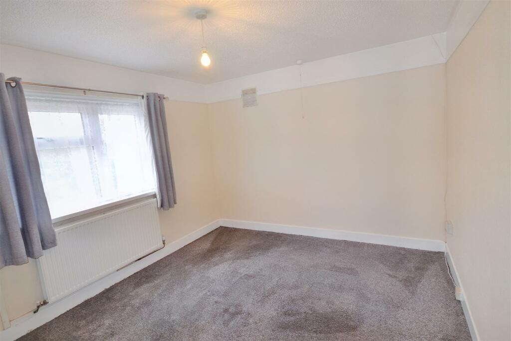 MASTER BEDROOM.jpg