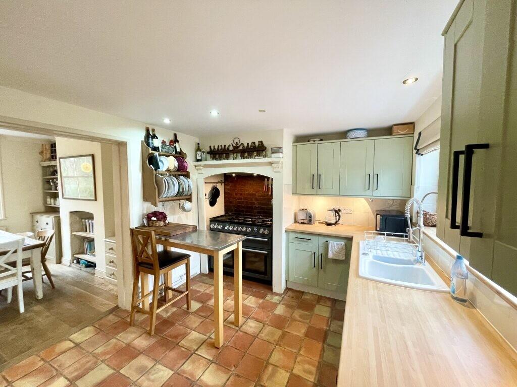 b0ec3d13-eb2b-406...