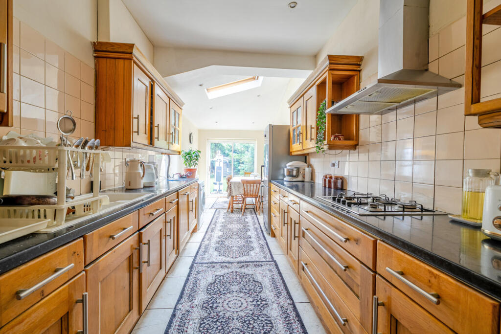 1317136-10-686694...