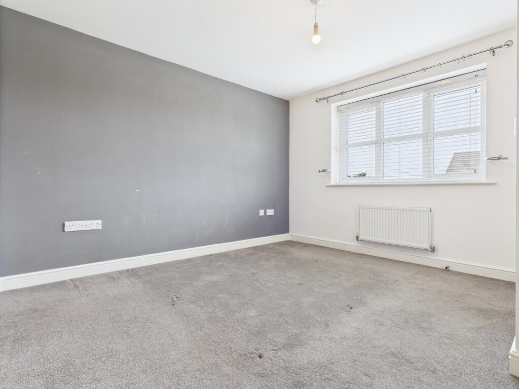 CAM03729G0-PR0113-STILL002