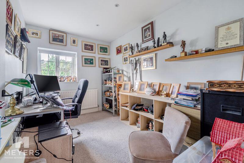 Bedroom/Office