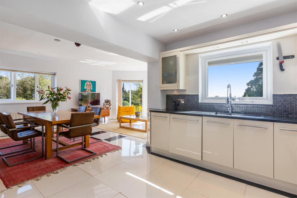 A09 - Chapter House Torquay - 250407.jpg