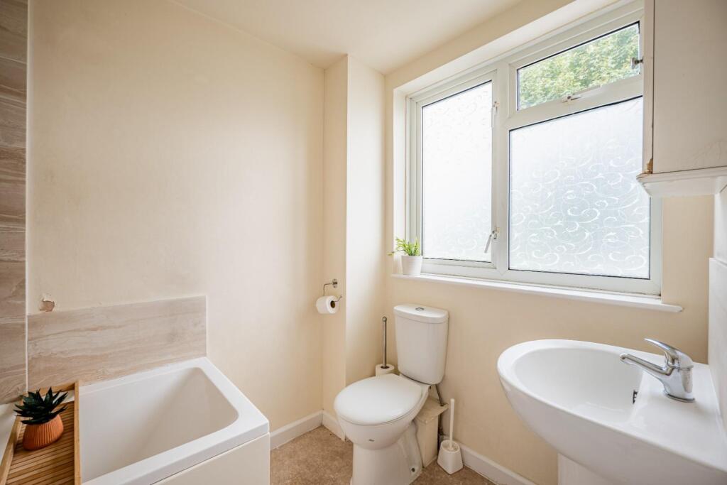 6 Stanway Close BA2 2UR-27.jpg