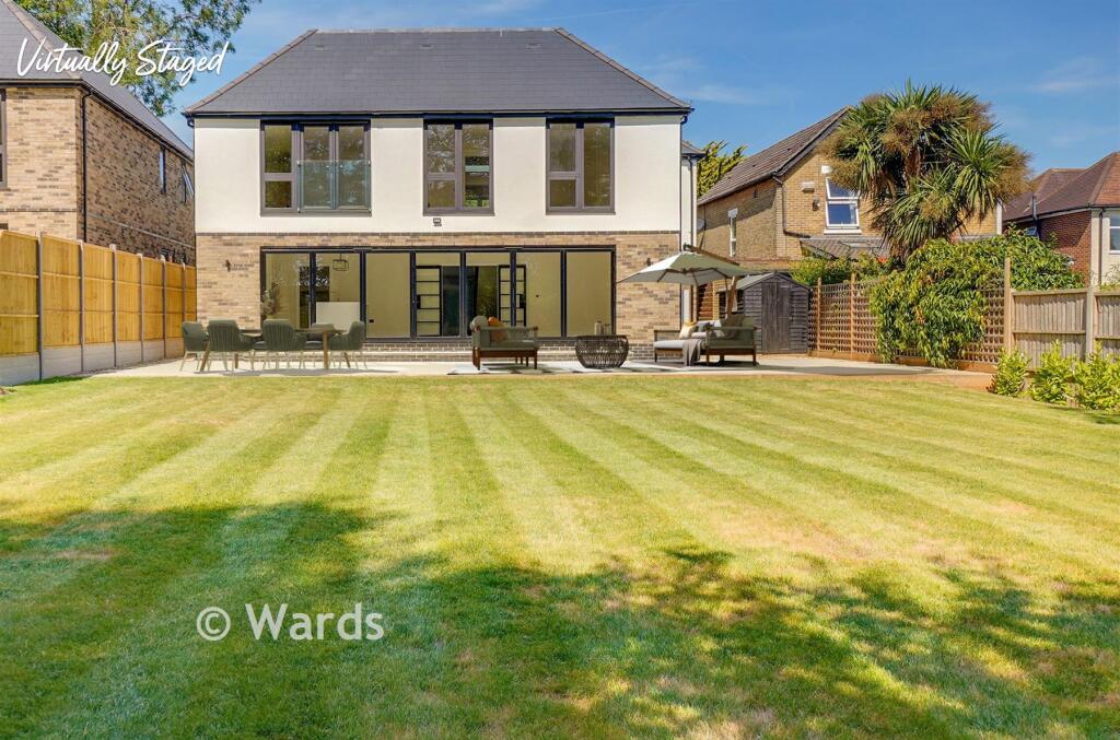 External Lifestyle (Staged)