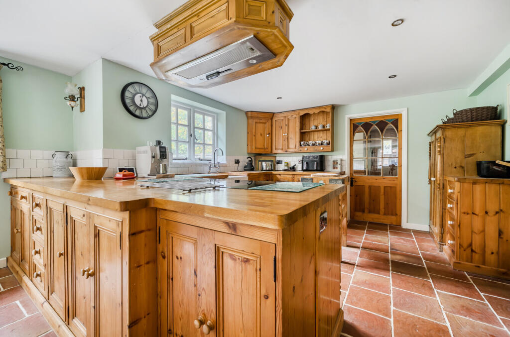 1375363-7-690e080...