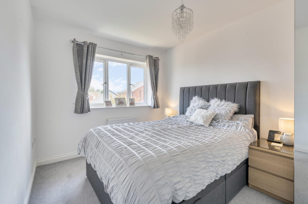 1361397-26-68da85...