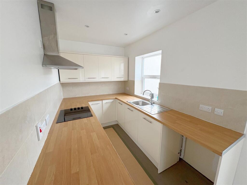 Kitchen shot (1).jpg