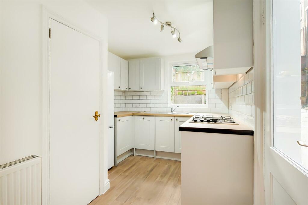 5_Kitchen-0.jpg