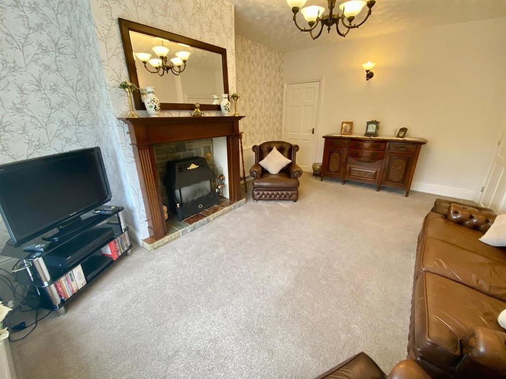 lounge 2.jpg
