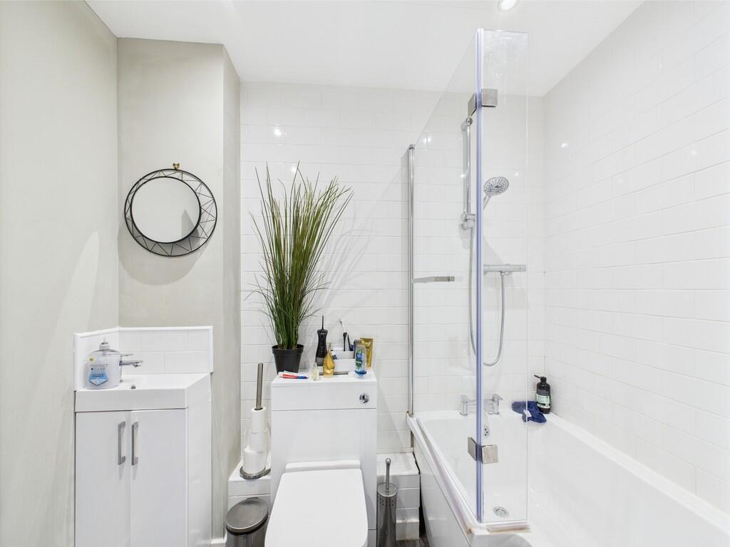 CAM01835G0-PR0205...