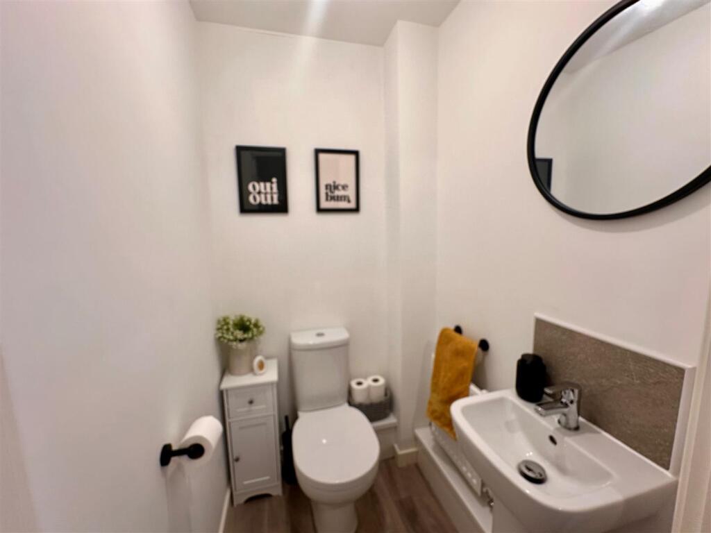 cloakroom.jpg