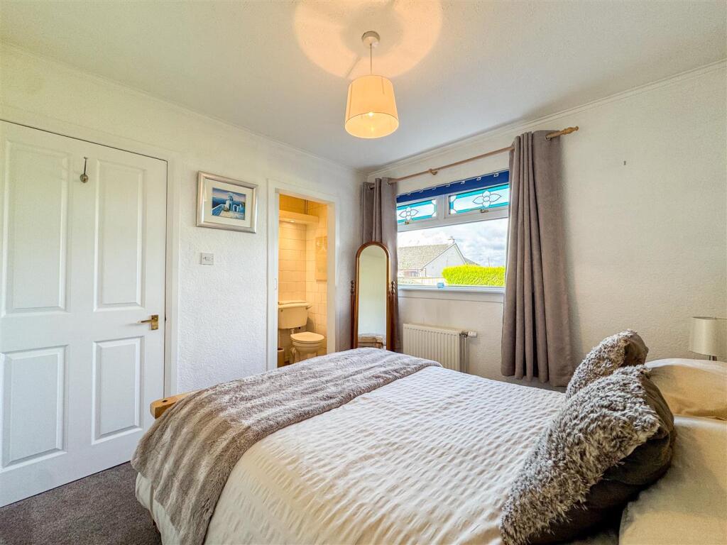 Bedroom/En-Suite
