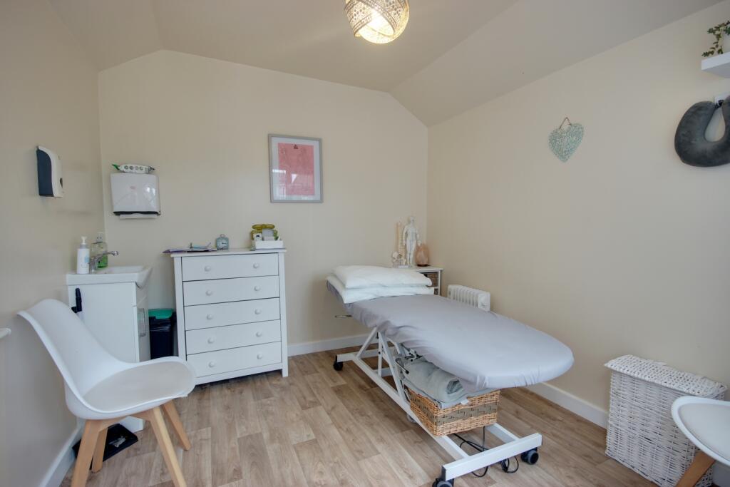 1 Garden Room A