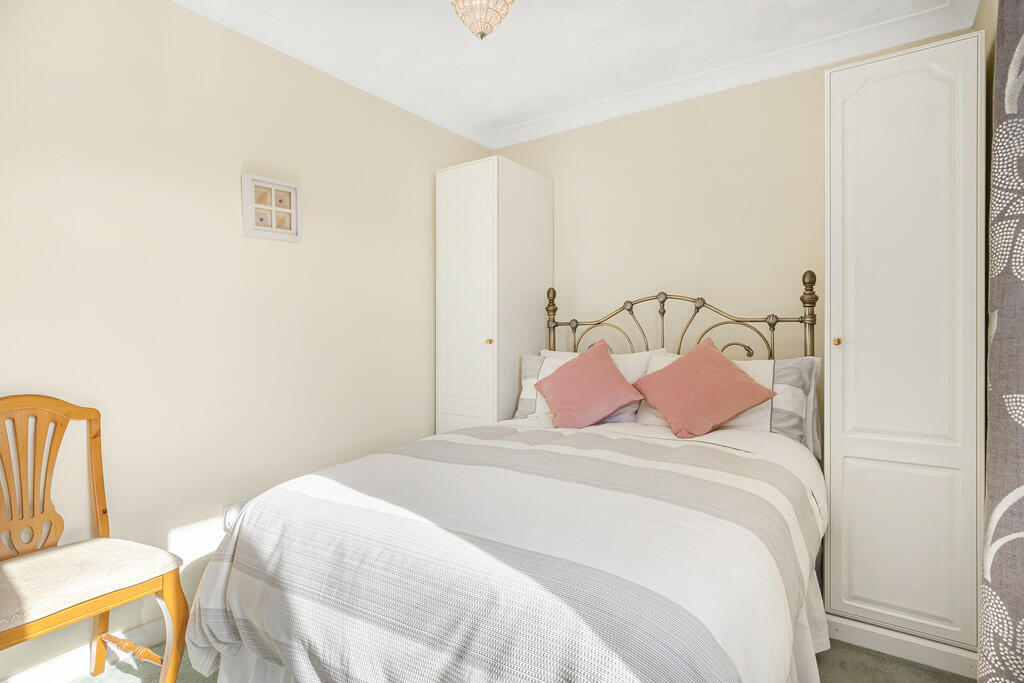 Bedroom 2 (2)