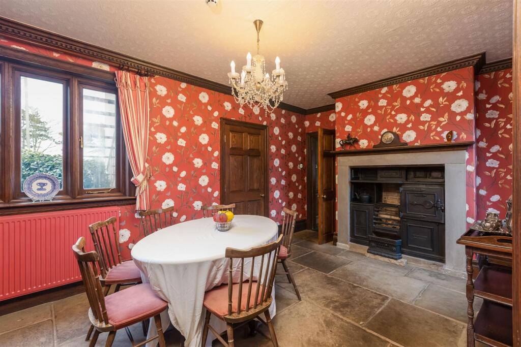 Highcliffe Manor Breakfast Room.jpg