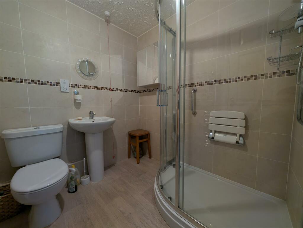 19 Warwick Way, Ashby