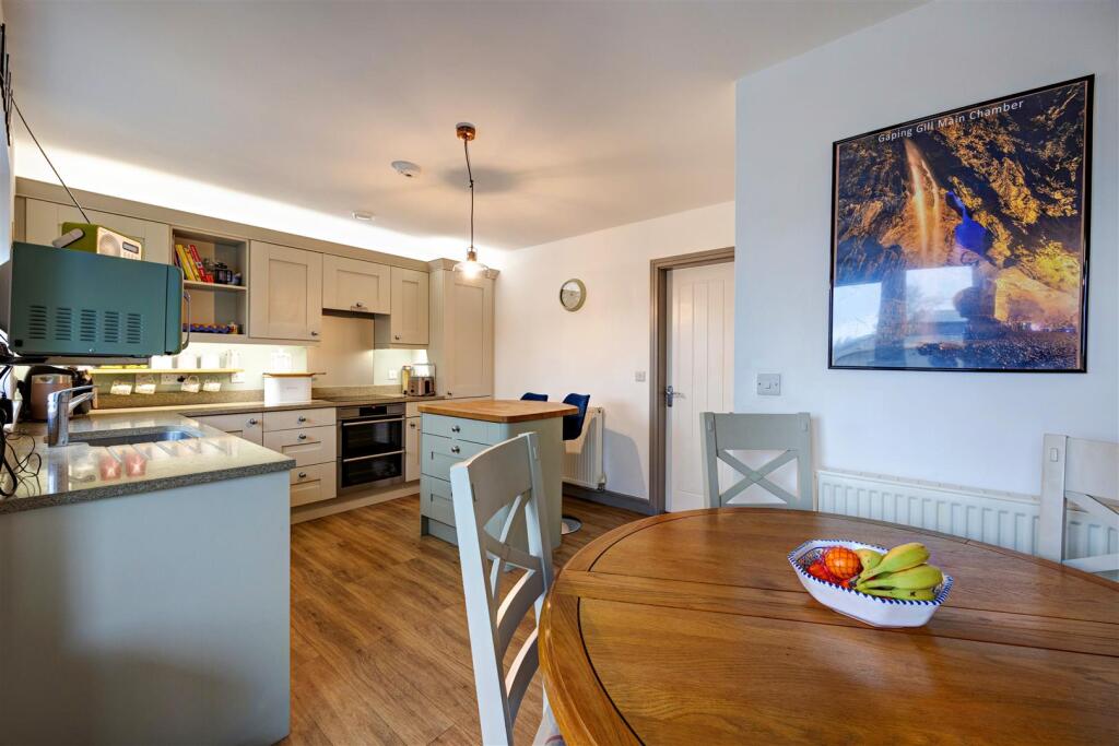 Kitchen_01.jpg