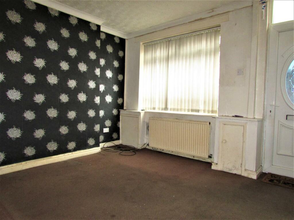 DovedaleSt14lnge.JPG