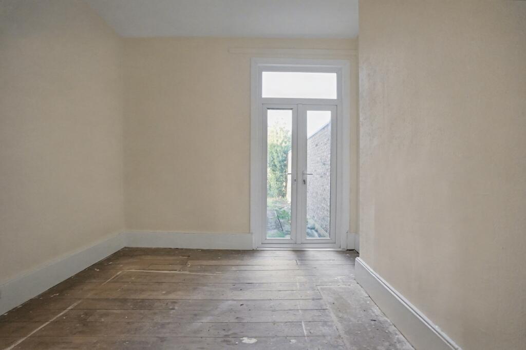 Flat A, 72 Earlsfield Road, Wandsworth, London, SW18 3DN