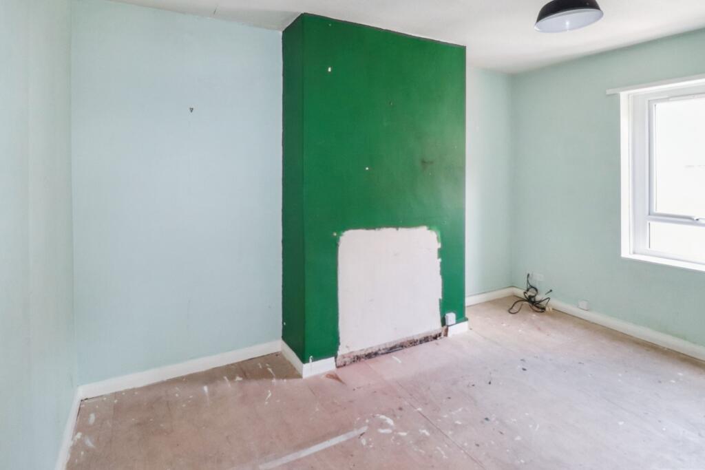 10 Claremont Street, Sowerby Bridge, West Yorkshire, HX6 2PD