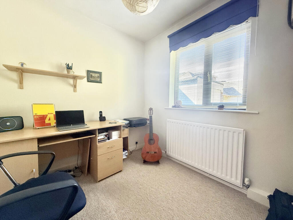 Bedroom 5/Study