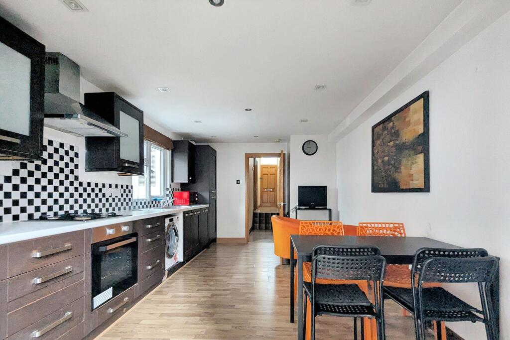 5a Furness Road, Fulham, London, SW6 2LQ
