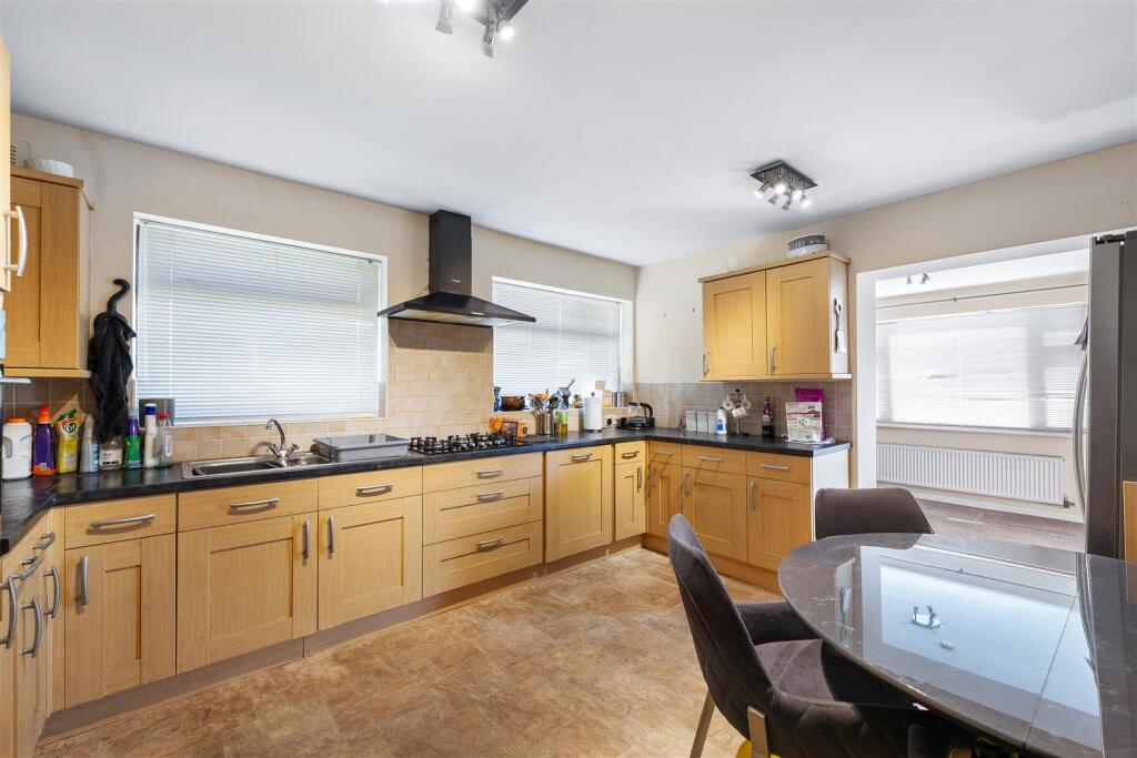 121 Warmwells Lane-05.jpg