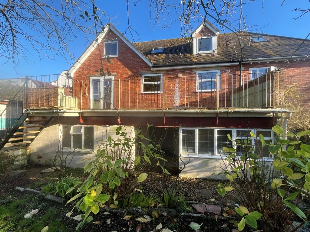 Rear &amp; garden