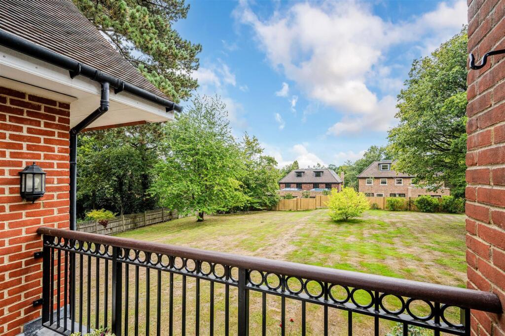 LONG ORCHARDS, FLAT 6 (1).jpg